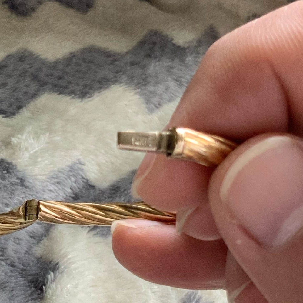 14k Gold Bangle - Picture 2 of 5